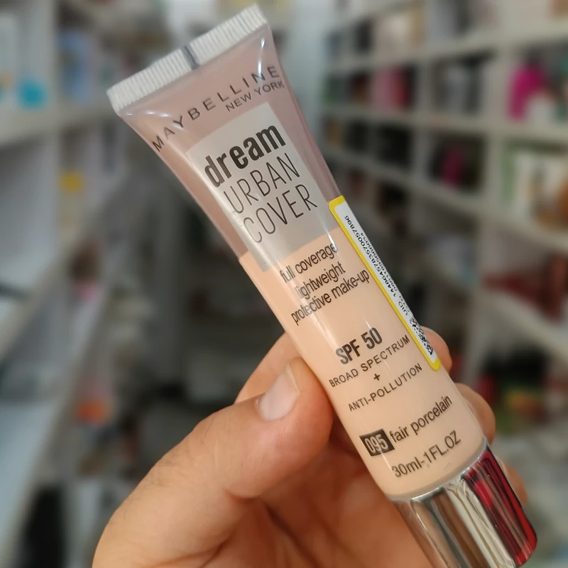 کرمپودر گیاهی بژ روشن کرم پودر ضدآب اورجینال Maybelline foundation